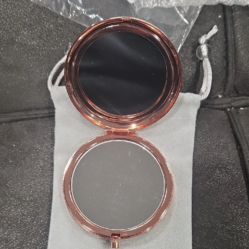 Funny Rose Gold Compact Mirror with Heart Design